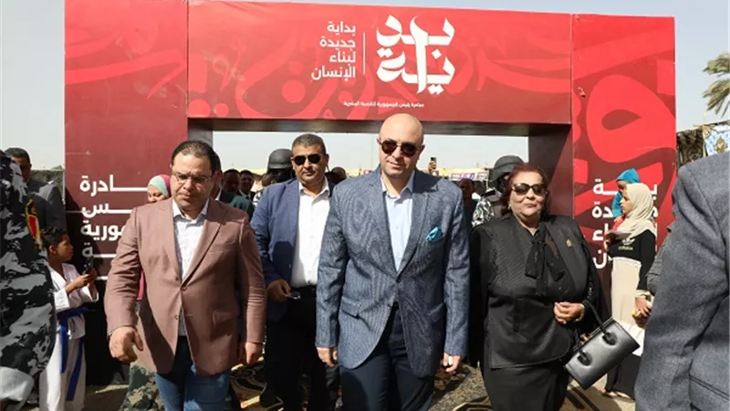 محافظ بني سويف يستمع لمطالب أهالي 