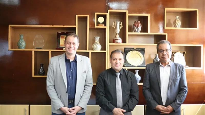 رئيس جامعة جنوب الوادي يستقبل منسق مبادرة حياه كريمة