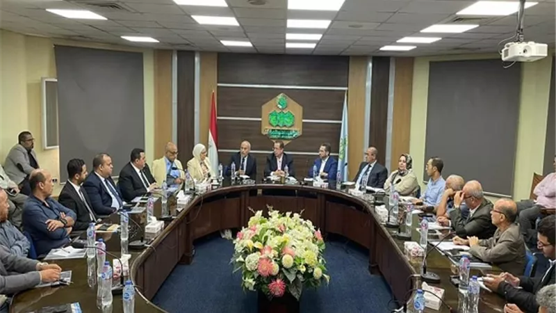 في لقاء موسع بجمعية مستثمري العاشر البنك الأهلي وتحديث الصناعة