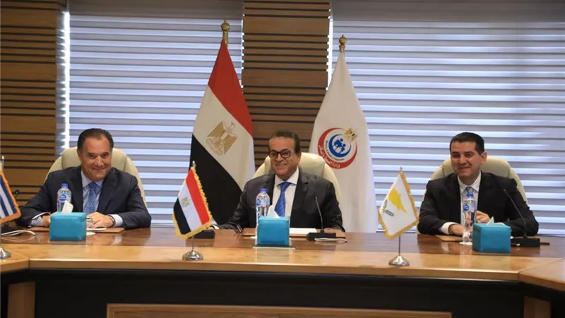 وزير الصحة يبحث التعاون مع وزيري صحة قبرص واليونان