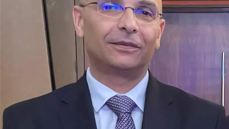 فريق طبي بمستشفيات جامعةأسيوط ينجح في استئصال ورم بالغدةالنكافية