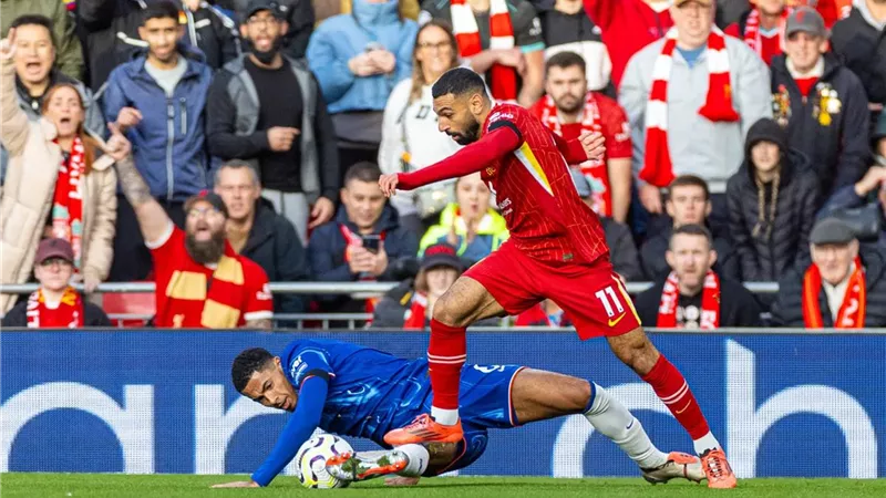 شاهد حديث محمد صلاح مع جرافينبيرش بين شوطي مباراة تشيلسي