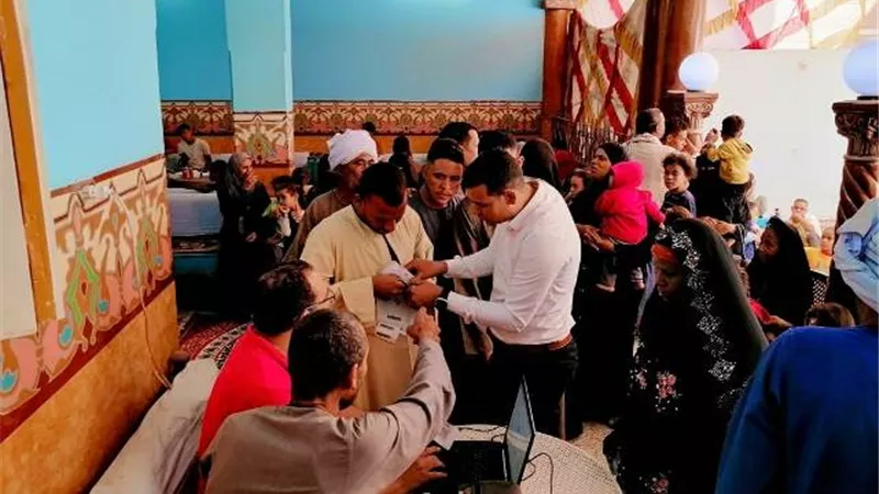 الكشف على 850 حالة في قافلة «الشعب الجمهوري» بأبوتشت