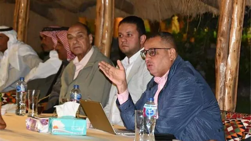 محافظ جنوب سيناء يستعرض خطط التنمية الشاملة والمستدامة