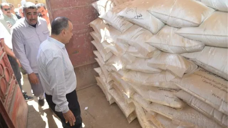 محافظ أسيوط يفاجئ العاملين بالإدارة الزراعية بمركز الفتح