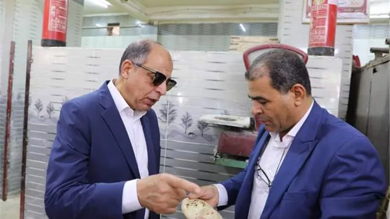 ضبط 162 مخالفة تموينية على المخابز والأسواق بالمنيا