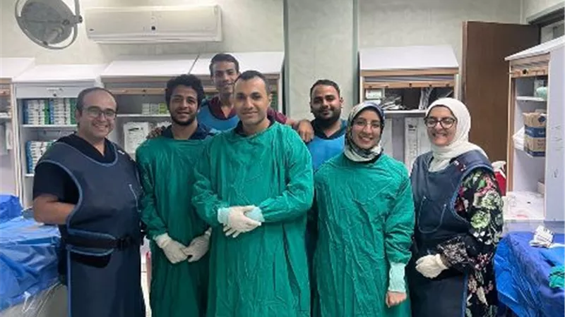 فريق طبي بمستشفى القلب بجامعة أسيوط ينقذ حياة فتاة من جلطة حادة
