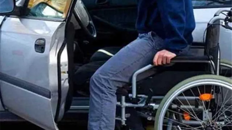 سيارات ذوى الهمم فى معرض الشروق
