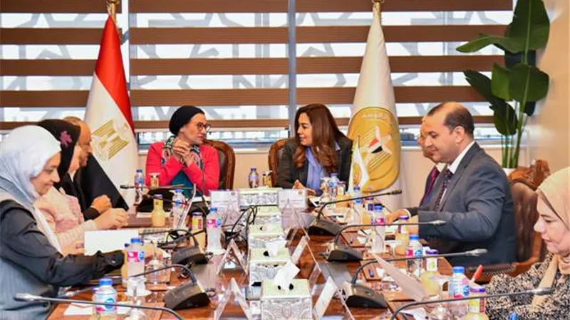 البيئة والتنمية المحلية تناقشان مستجدات مبادرة 100 مليون شجرة