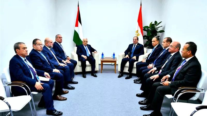 الرئيس السيسي يلتقي نظيره الفلسطيني محمود عباس على هامش قمة بريكس