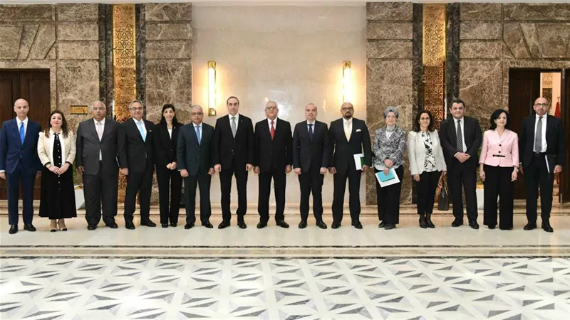رئيس مجلس النواب يعقد لقاء موسعاً مع سفراء البعثات الدبلوماسية بالخارج