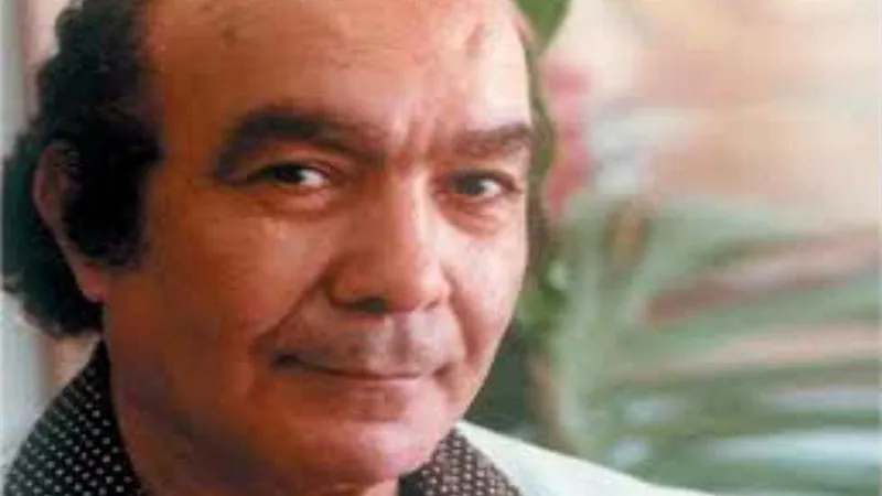 كمال الملاخ.. عالم الآثار والكاتب الصحفي الذي اكتشف أسرار مراكب الشمس