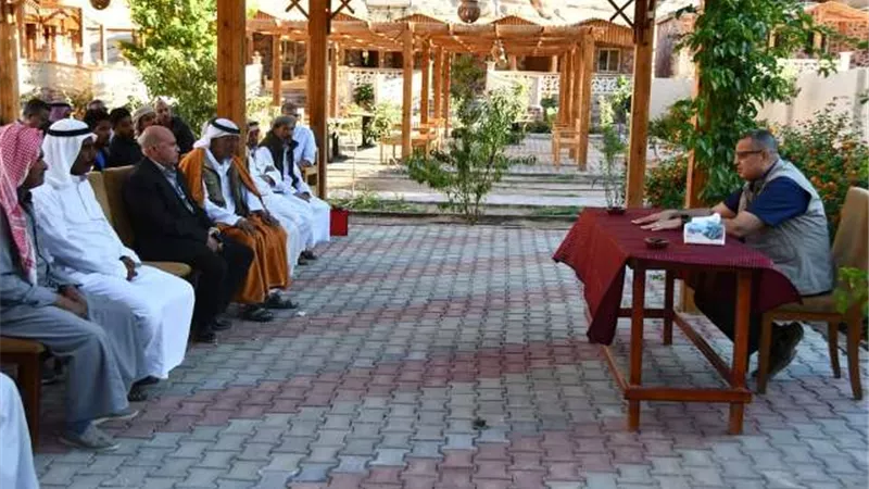 محافظ جنوب سيناء يستعرض خطط التنمية الشاملة والمستدامة بالمحافظة