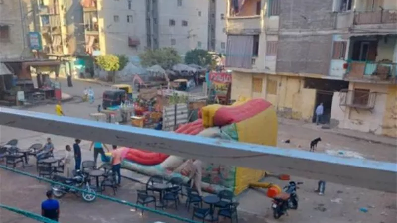 إزالة العاب ملاهى وشاشات عرض بغرب الاسكندرية