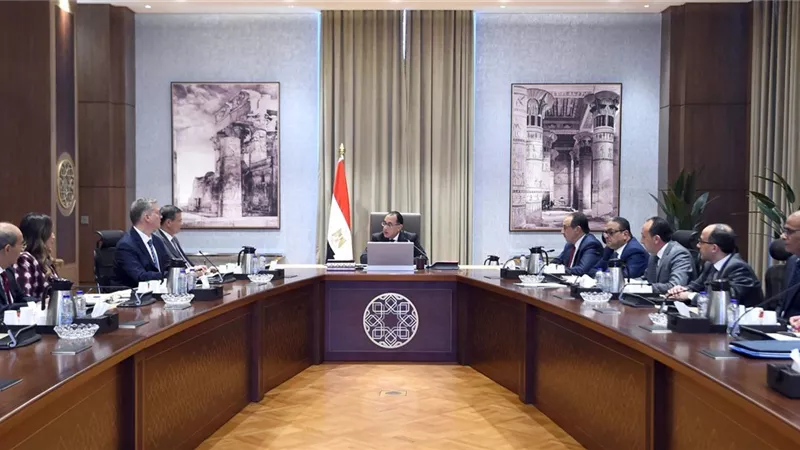 رئيس الوزراء يتابع الموقف التنفيذي لمنظومة حوكمة تداول الأسمدة