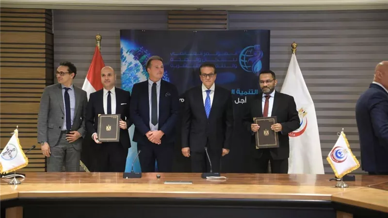 وزير الصحة يشهد توقيع اتفاقية لدعم مرضى سرطان البروستاتا