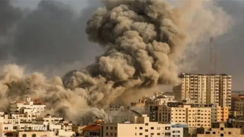 مقتل 17 شخصا وإصابة 42بضربة إسرائيلية استهدفت مدرسة تؤوي النازحين بغزة