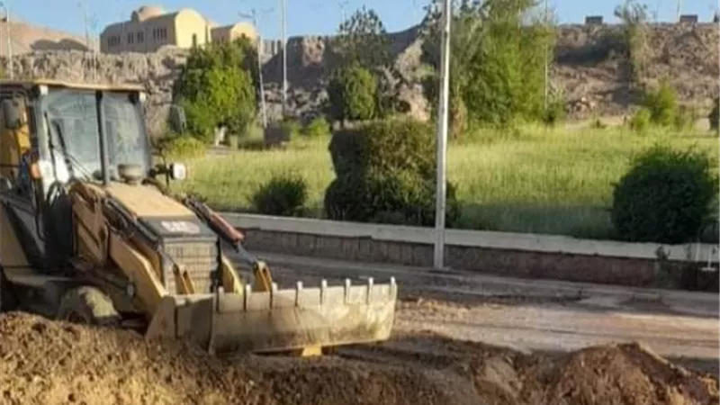 محافظ أسوان يكلف معاونه بالإِشراف الميدانى على إصلاح خط الطرد