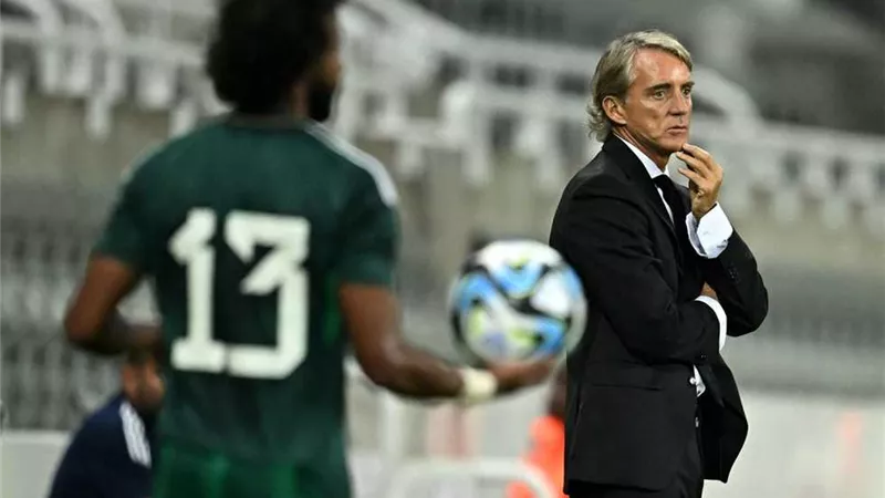 رسميا .. إقالة مانشينى من تدريب المنتخب السعودى