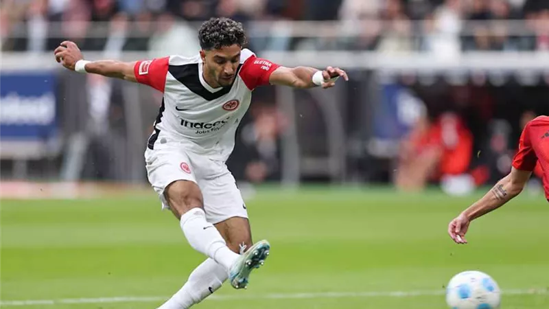شاهد .. مرموش يصنع فى فوز فرانكفورت بالدورى الأوروبى