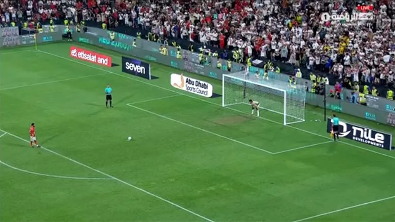 الصحف الإماراتية تتغني بـ الأهلي بعد الفوز بالسوبر المصري على حساب الزمالك