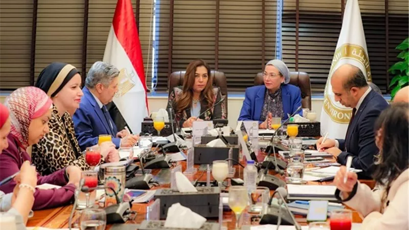 وزيرتا البيئة والتنمية المحلية تترأسان لجنة تسيير البرنامج الوطنى لإدارة المخلفات الصلبة