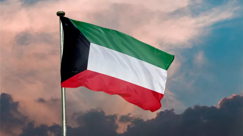 وزيرة الأشغال الكويتية توقع عقودا بـ 1.3 مليار دولار لصيانة الطرق