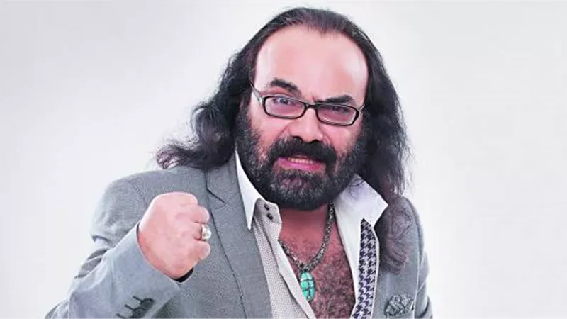 أول تعليق من نادر أبو الليف بعد حريق شقته