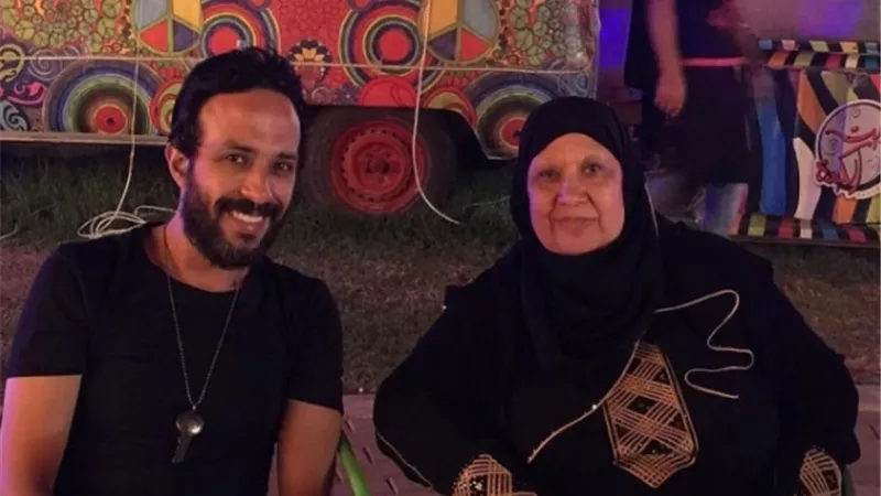 أحمد عصام يعلن وفاة والدته