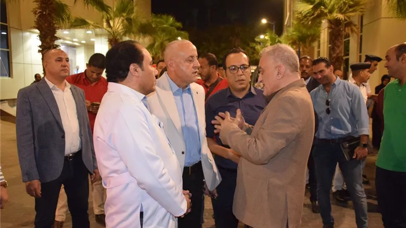 بعد اصابة ٨٩ طالبة بالتسمم .. خروج ٦٠ من مستشفي الكرنك بالأقصر