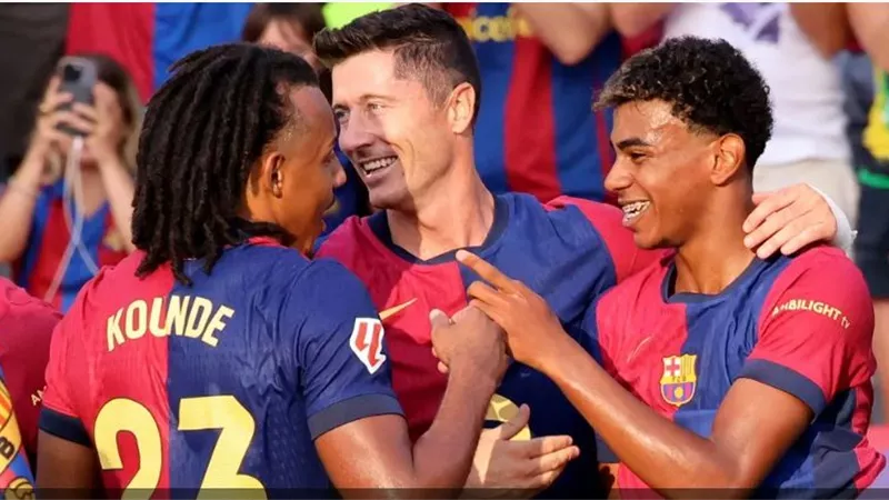 كلاسيكو الأرض .. تشكيل برشلونة أمام ريال مدريد .. ليفاندوفسكي ولامين يامال يقودان الهجوم