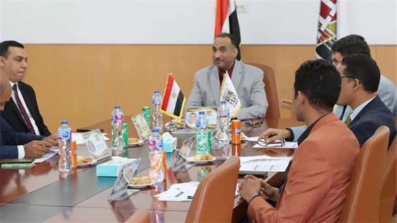 مركز للكتاب الجامعى بجامعة طيبة التكنولوجية بالأقصر