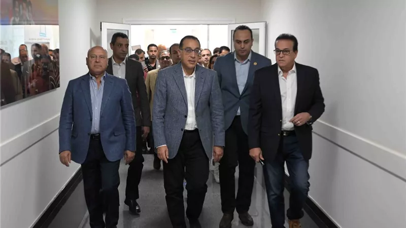 رئيس الوزراء: نحرص على دفع العمل في القطاعات المُنتجة