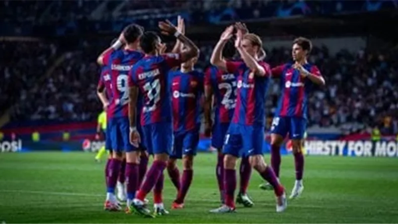وصول بعثة برشلونة إلى مدريد لمواجهة الريال فى الكلاسيكو.. فيديو