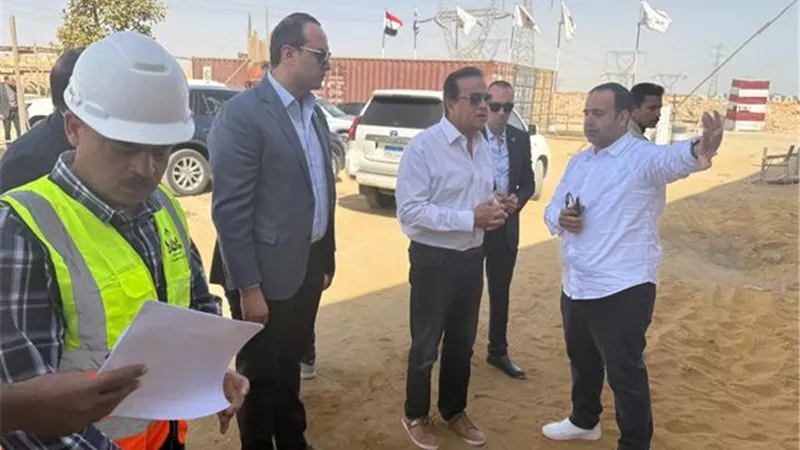 وزير الصحة يتفقد مشروع إنشاء مستشفى العين السخنة للطوارئ