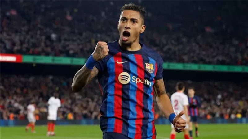 البرازيلي دياز يوافق على تمديد عقده مع برشلونة