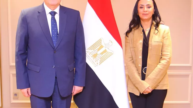 وزيرة التضامن: نرغب في تضمين القطاع غير الرسمي من العمالة بنموذج اقتصادي واحد