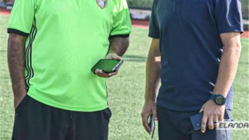 وائل السيد يقود ناشئين مركز شباب الخيارين