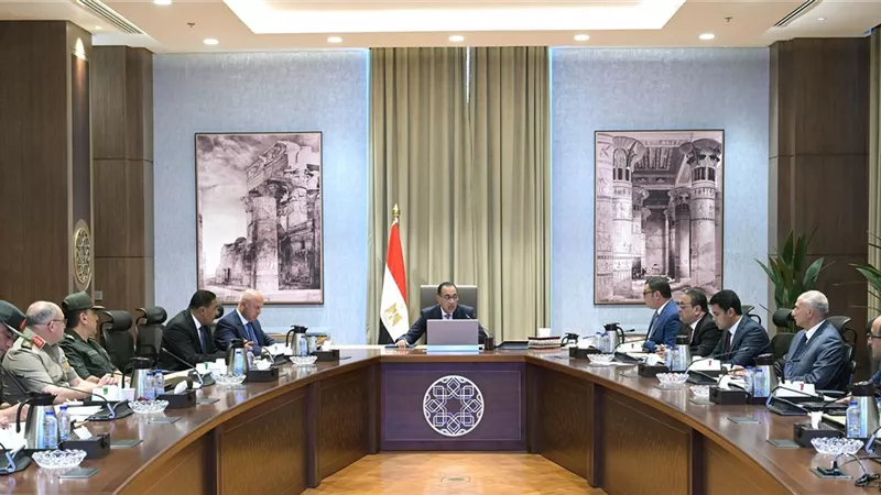 مدبولى يتابع مُستجدات تنفيذ المرحلة الأولى من مشروع رأس الحكمة