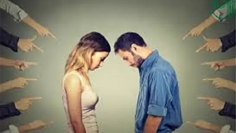 اطلقى واتجوزك..اثر وسائل التواصل الاجتماعى فى التخبيب بين الزوجين