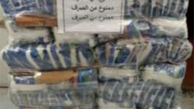 ضبط القائمين على إدارة محل أغذية وبحوزتهم سلع ومواد غذائية فاسدة
