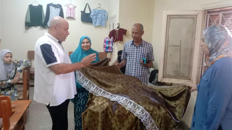 رئيس مركز صدفا يتابع سير العمل بمشغل أولاد إلياس