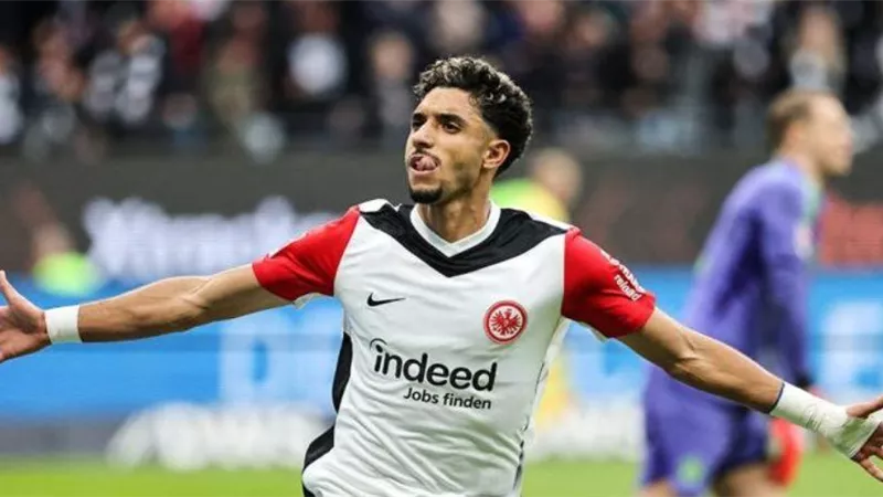 شرط وحيد لانتقال عمر مرموش الى ليفربول