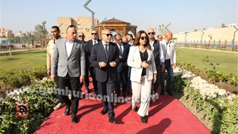 وزيرة التنمية المحلية ومحافظ القاهرة يفتتحان حديقة الفيروز المقطم