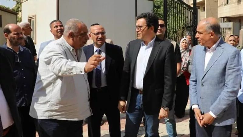 وزير الثقافة ومحافظ المنيا يتفقدان أعمال تجديد مسرح قصر الثقافه