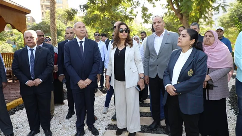 وزيرة التنمية المحلية ومحافظ القاهرة يفتتحان حديقة الفيروز بالمقطم