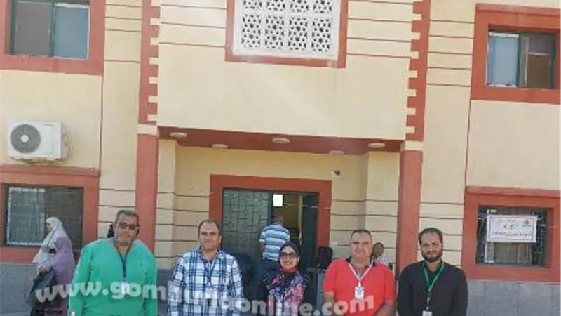 علاج ١١٠٩ مواطنين بالمجان في قافلة طبية بدمياط