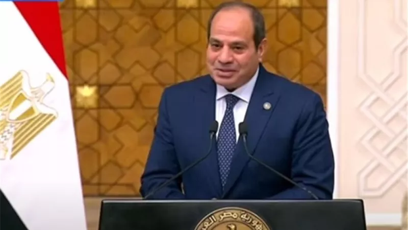 السيسي: توافق تام مع الجزائر بشأن أهمية استعادة الاستقرار بالمنطقة بعيدا عن التدخل في شئون دولها