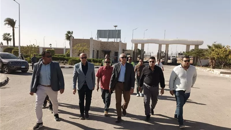 نائب المجتمعات العمرانية يتفقد محطة مياه العبور الرئيسية بالمنطقة الصناعية