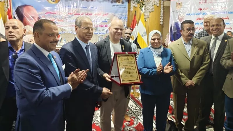 اطلاق العمل بمركز التدريب والاستشارات العمالية بنقابةالمرافق